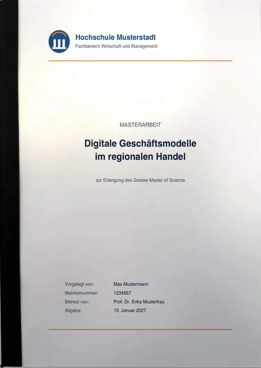 Softcover mit Folie, unter der Folie das Deckblatt einer Masterarbeit